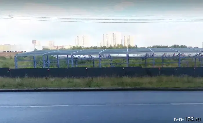 Строительство парковки на улице Ивлиева в Нижнем Новгороде приостановлено.