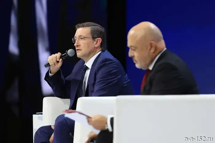 Gleb Nikitin met with the business community.