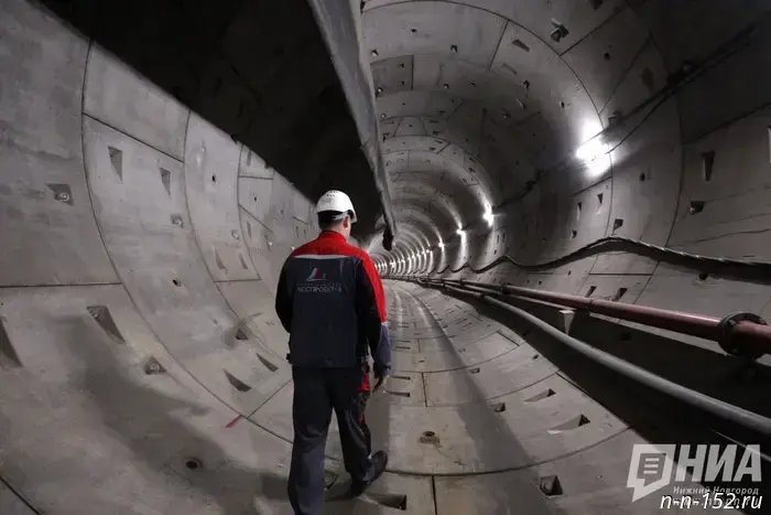 Metrostroy "Vladimir" covered nearly 250 meters from Seninaya to Sovetskaya Square.