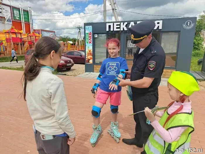 In the Nizhny Novgorod region, traffic inspectors and young traffic inspectors held the campaign "With SIM, we ride safely!"