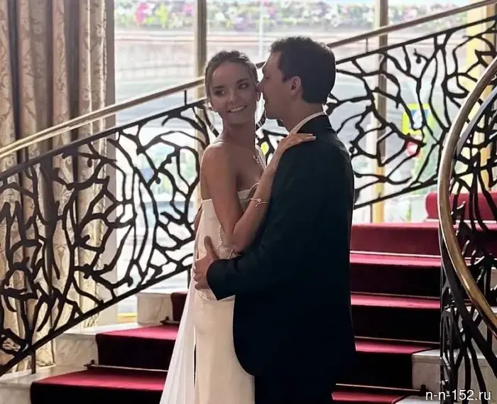 Дина Аверина и Дмитрий Соловьев стали мужем и женой.