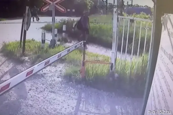 Нижегородские сотрудники полиции арестовали подозреваемых в двух ограблениях на железной дороге.