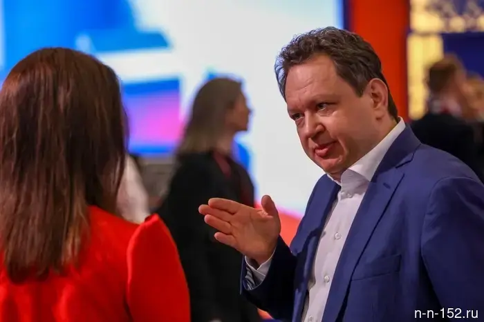 Дмитрий Пьянов из ВТБ отметил, что для повышения финансовой грамотности необходимы ментор и надежные источники информации.