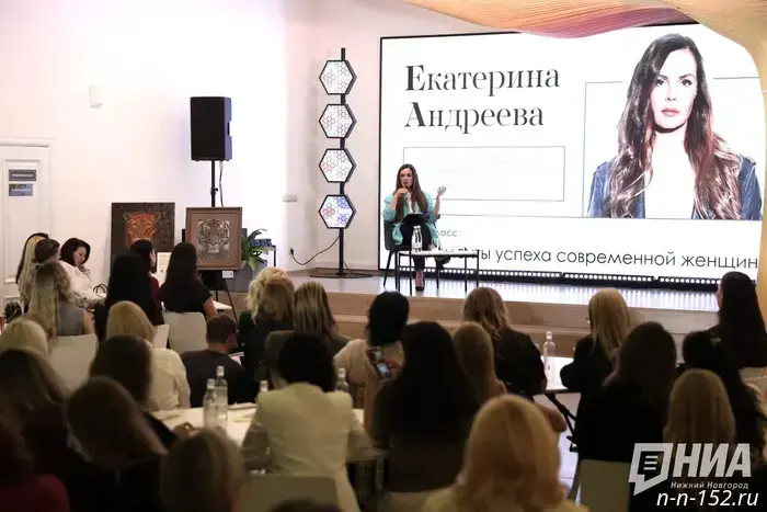"Не сердиться, не завидовать, улыбаться": Екатерина Андреева поделилась секретом своего успеха.