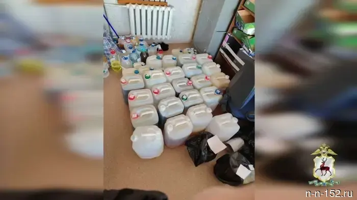Полицейские из Нижнего Новгорода обнаружили нарколабораторию в окрестностях Санкт-Петербурга.