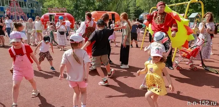 Парк имени 1 Мая был открыт праздничной программой по окончании второго этапа благоустройства.