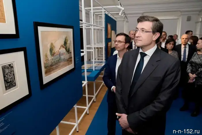 Глеб Никитин посетил открытие выставки "Слияния" в НГХМ.