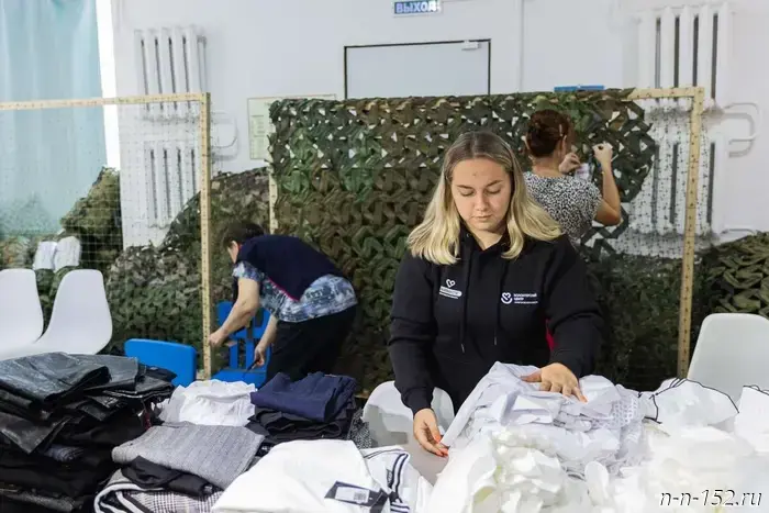 Волонтёры из Нижнего Новгорода отправили гуманитарный груз с подарками ко Дню знаний для детей ДНР и ЛНР.