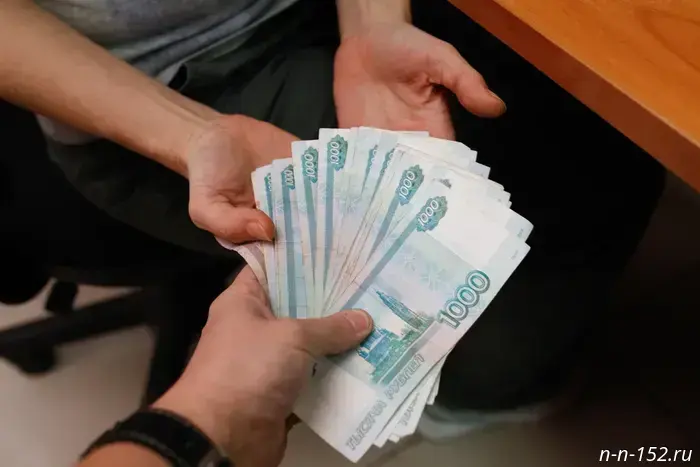 Four employees of a Nizhny Novgorod defense enterprise were convicted of taking bribes.