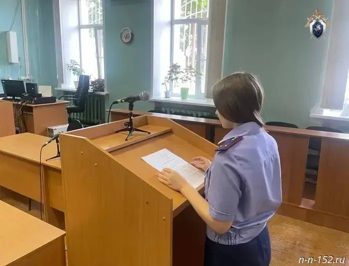 A man nearly hacked an acquaintance to death with an axe during an argument in the Sokolsky District.