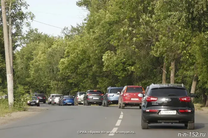Huge traffic jams have formed again on the roads leading into Nizhny Novgorod.