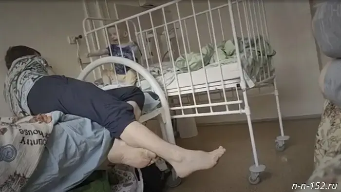 "Poor little baby." Channel One was horrified by a child being beaten by a man from Nizhny Novgorod.