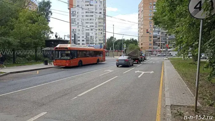 Власти усовершенствовали схему движения на перекрестке улицы Нахимова и проспекта Ленина.