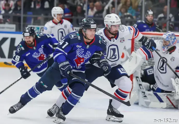 Let's celebrate Father's Day at the hockey game!