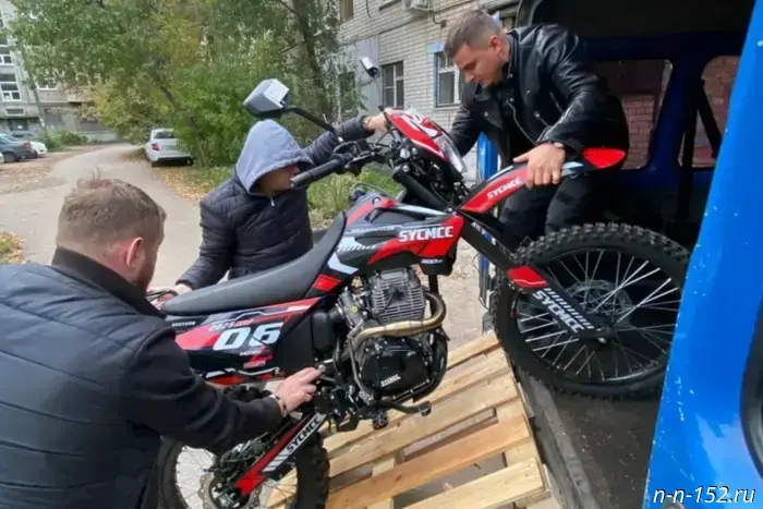 Volunteers from Nizhny Novgorod handed over the eighth motorcycle to fighters in the special military operation.