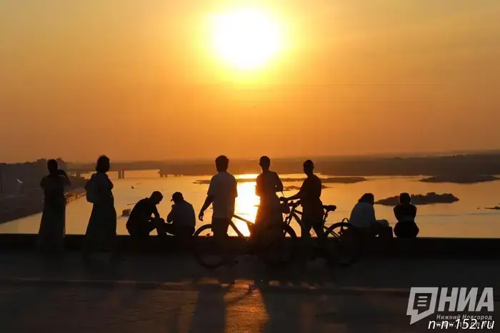 Why do young people from other regions choose Nizhny Novgorod for relocation?